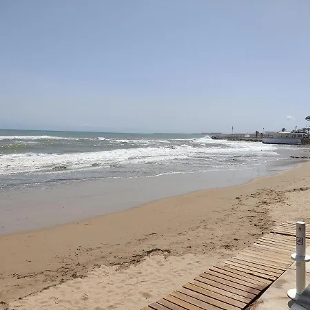 Apartamento Esquina Todo Exterior En Playa Del Cura